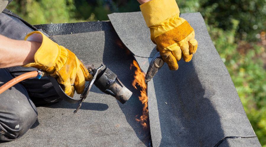 Expert Emergency Roof Repairs services in Dickinson, ND